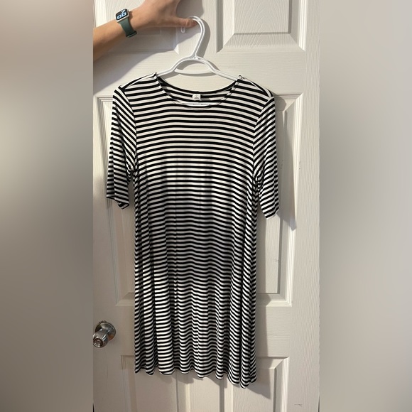 Old Navy Stripped 3/4 sleeve Dress - Picture 1 of 4